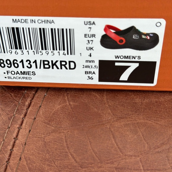 Skechers Mr Krab😊 - Picture 2 of 5